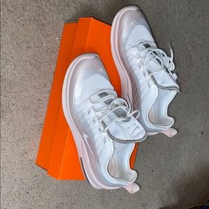 Woman’s Nike Free Tr8